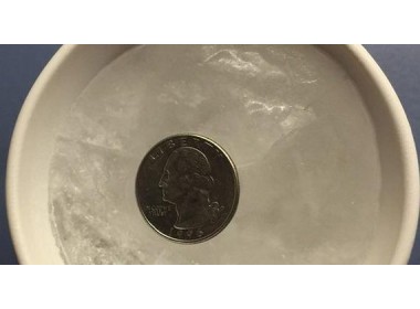 Проверяем работоспособность морозильной камеры при помощи монетки