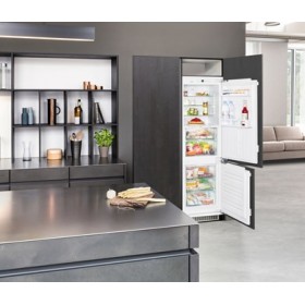 Встраиваемый холодильник-морозильник Liebherr  ICBN 3324
